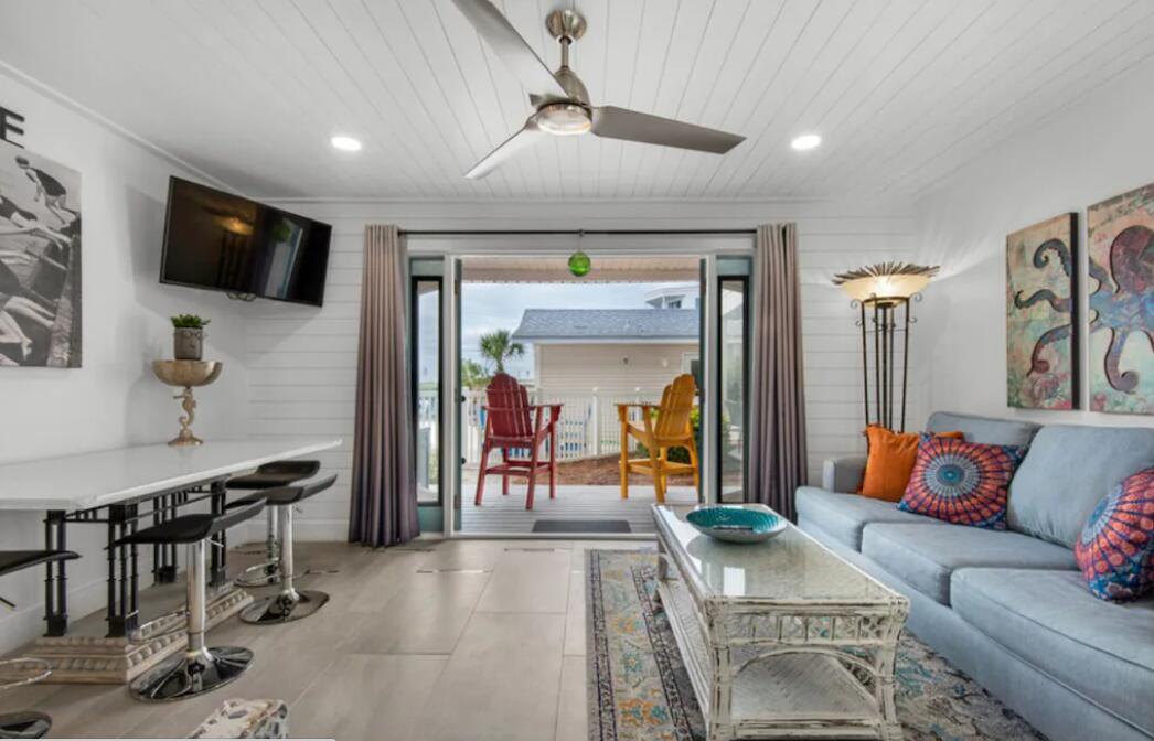 SUMMERSPELL CONDO - Residential