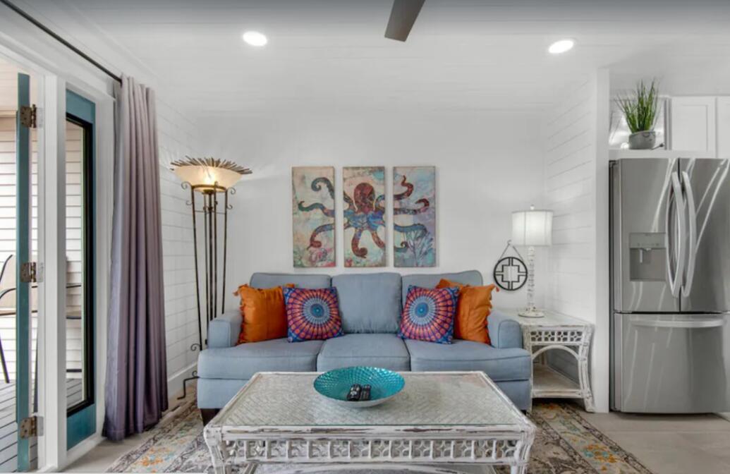 SUMMERSPELL CONDO - Residential