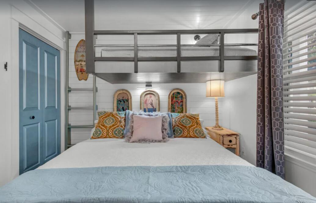 SUMMERSPELL CONDO - Residential