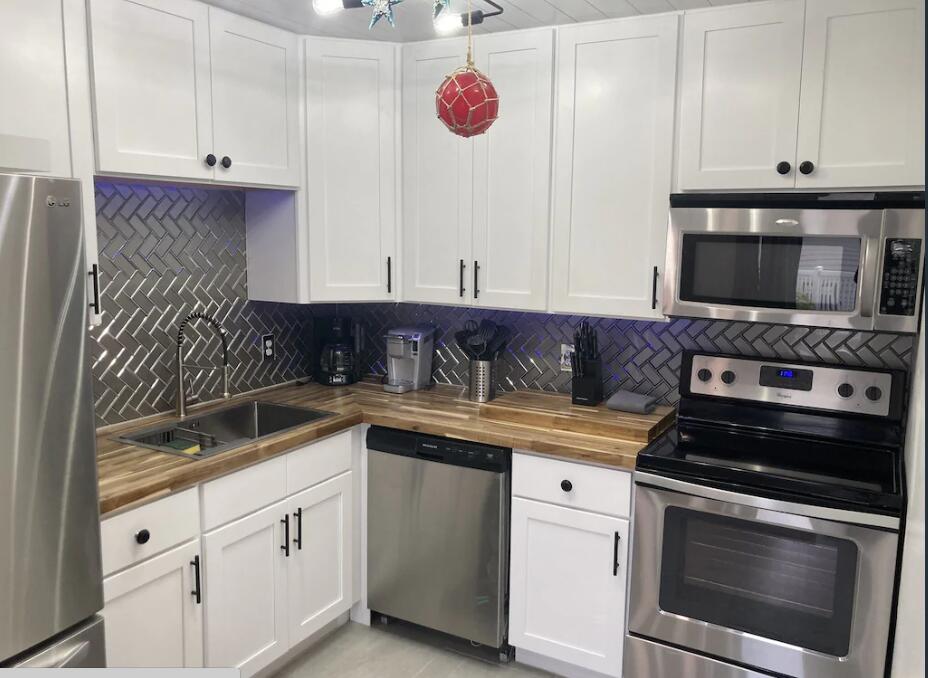 SUMMERSPELL CONDO - Residential