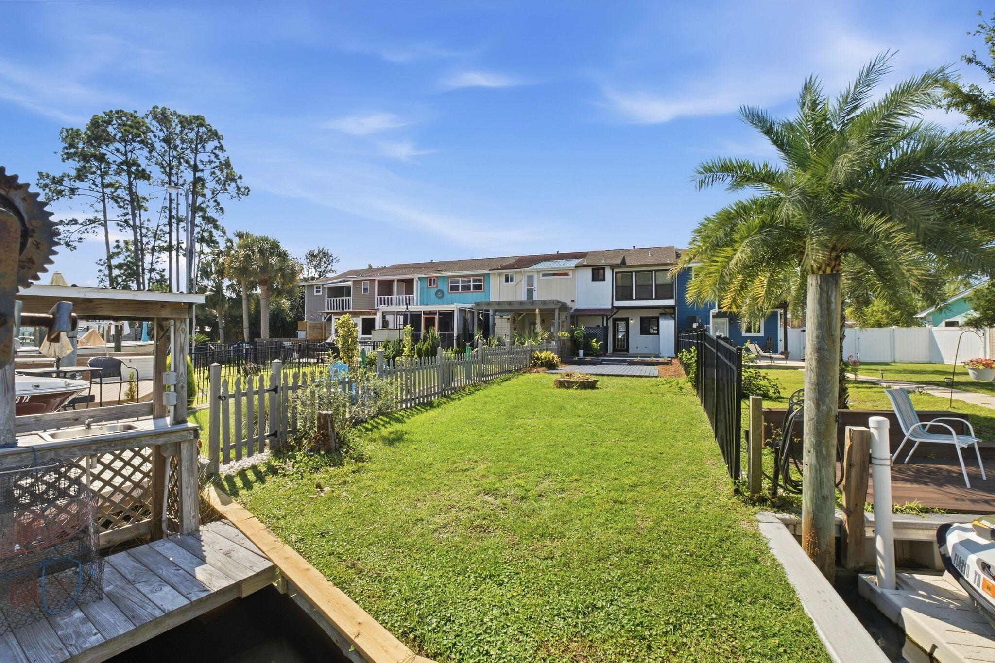 HARBOUR TOWNE - Residential