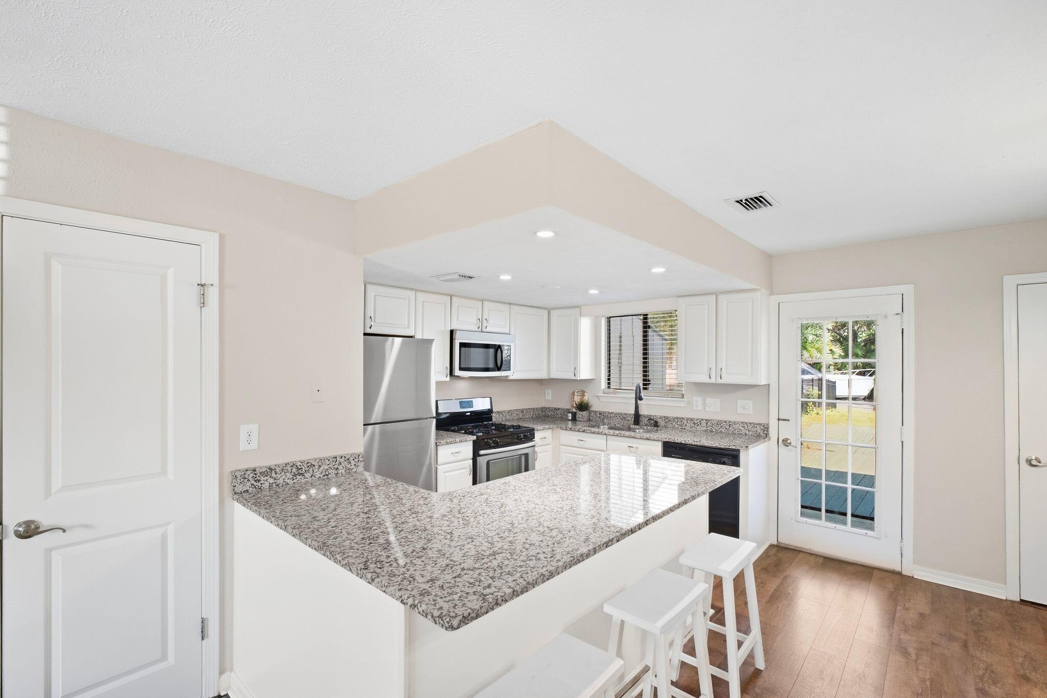 HARBOUR TOWNE - Residential
