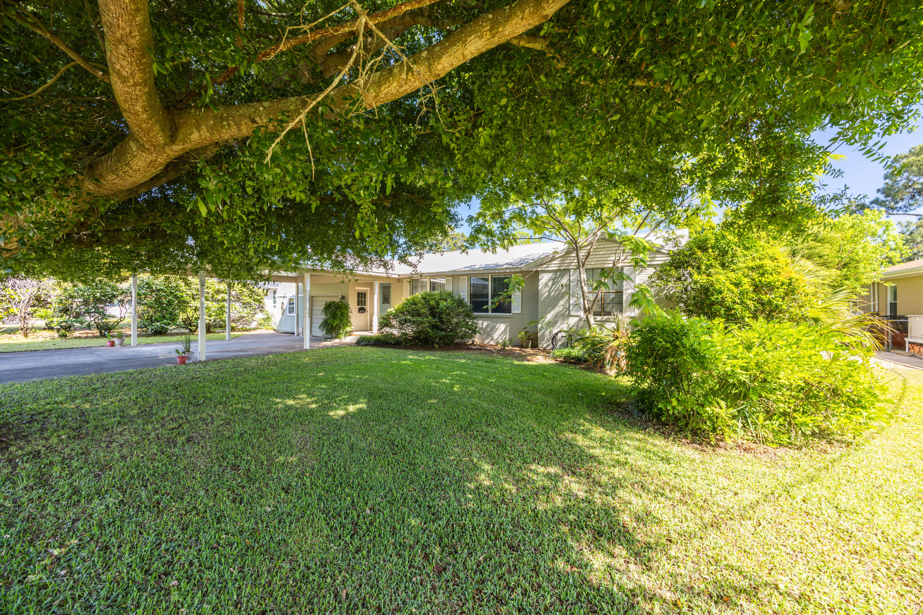 GARNIERS BEACH - Residential