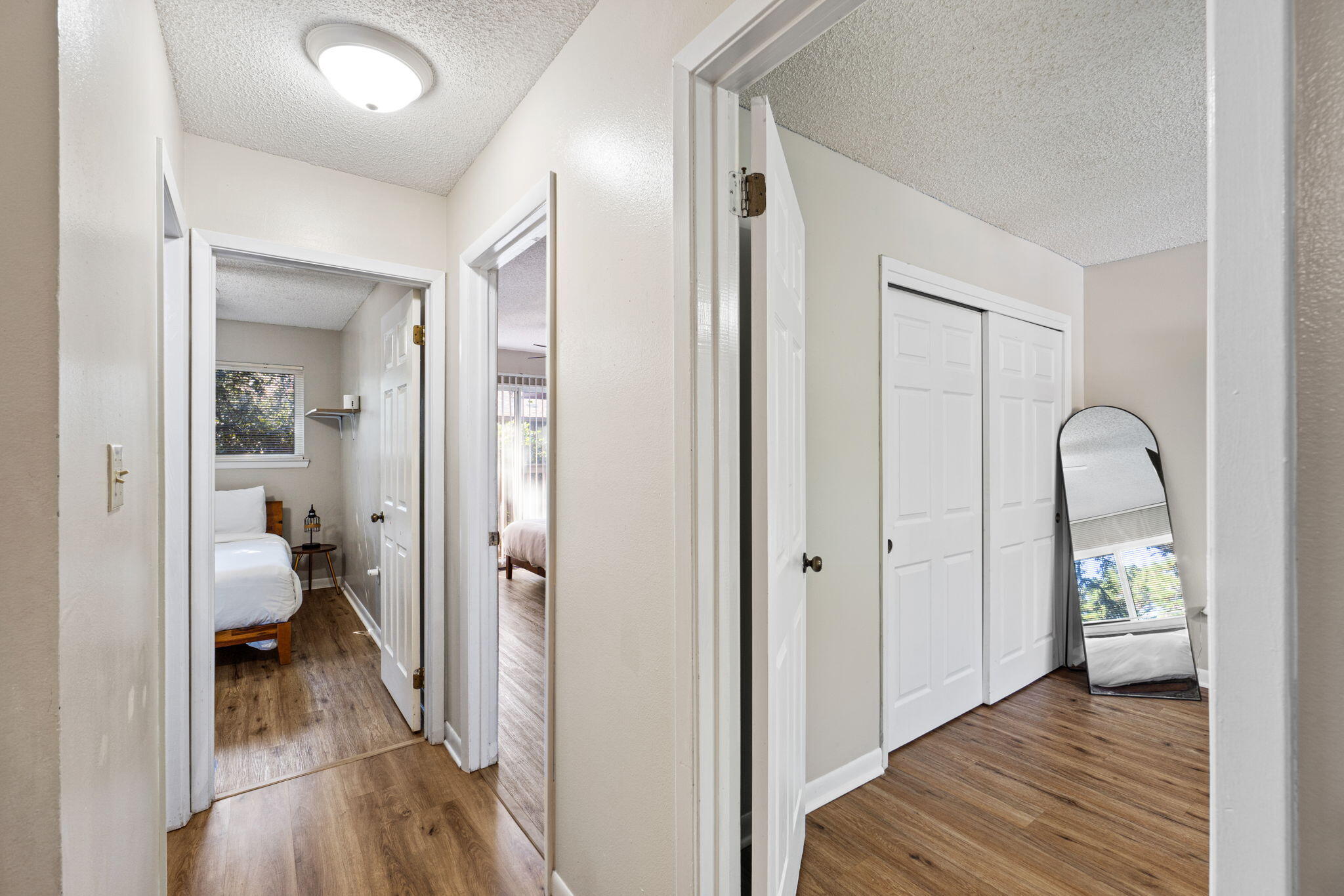 WHISPERING OAKS - Residential
