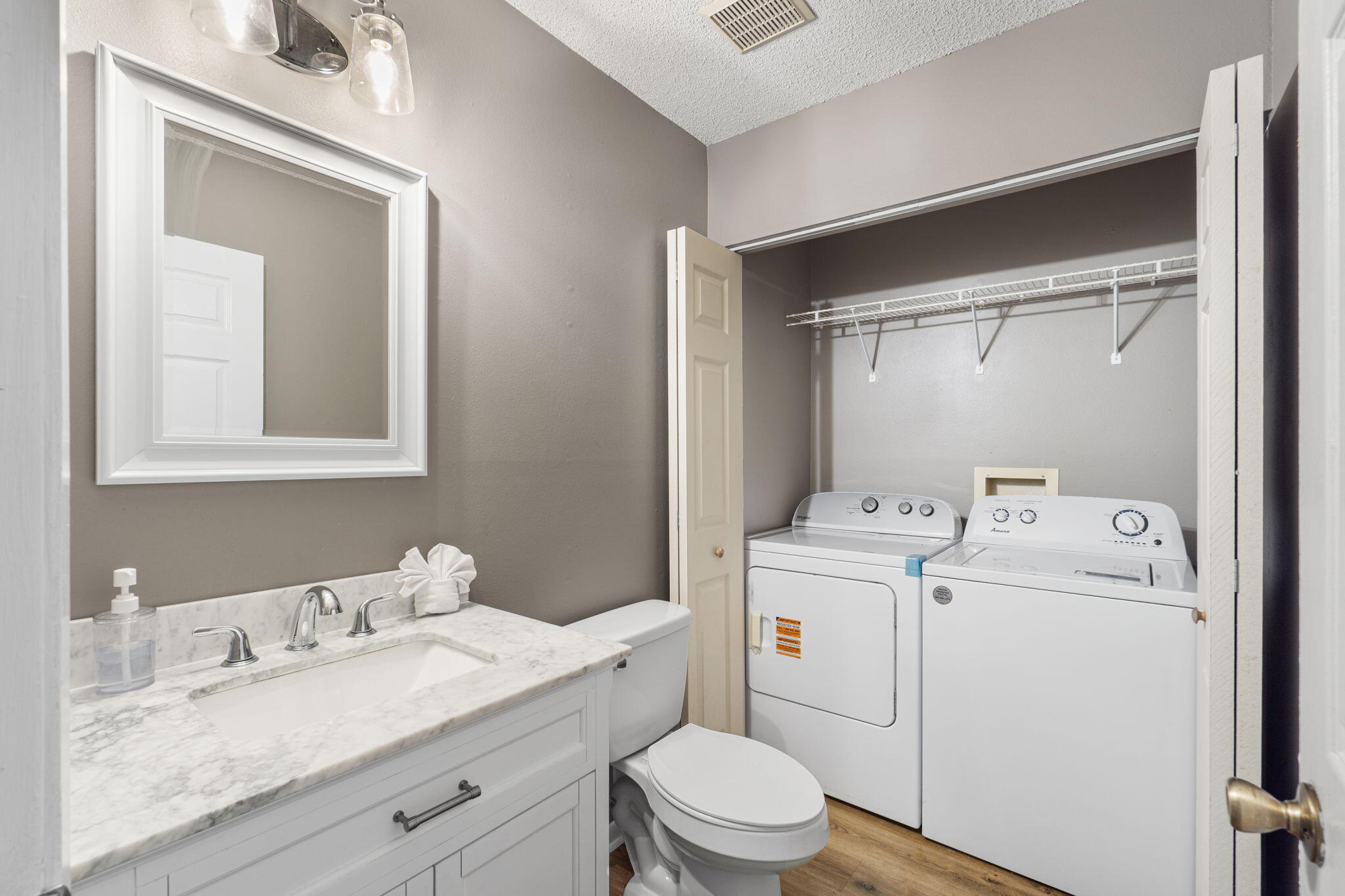 WHISPERING OAKS - Residential