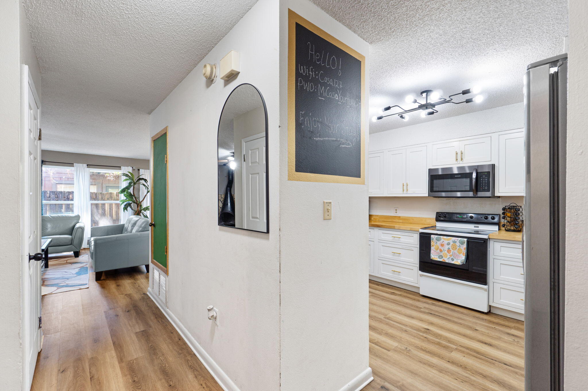 WHISPERING OAKS - Residential