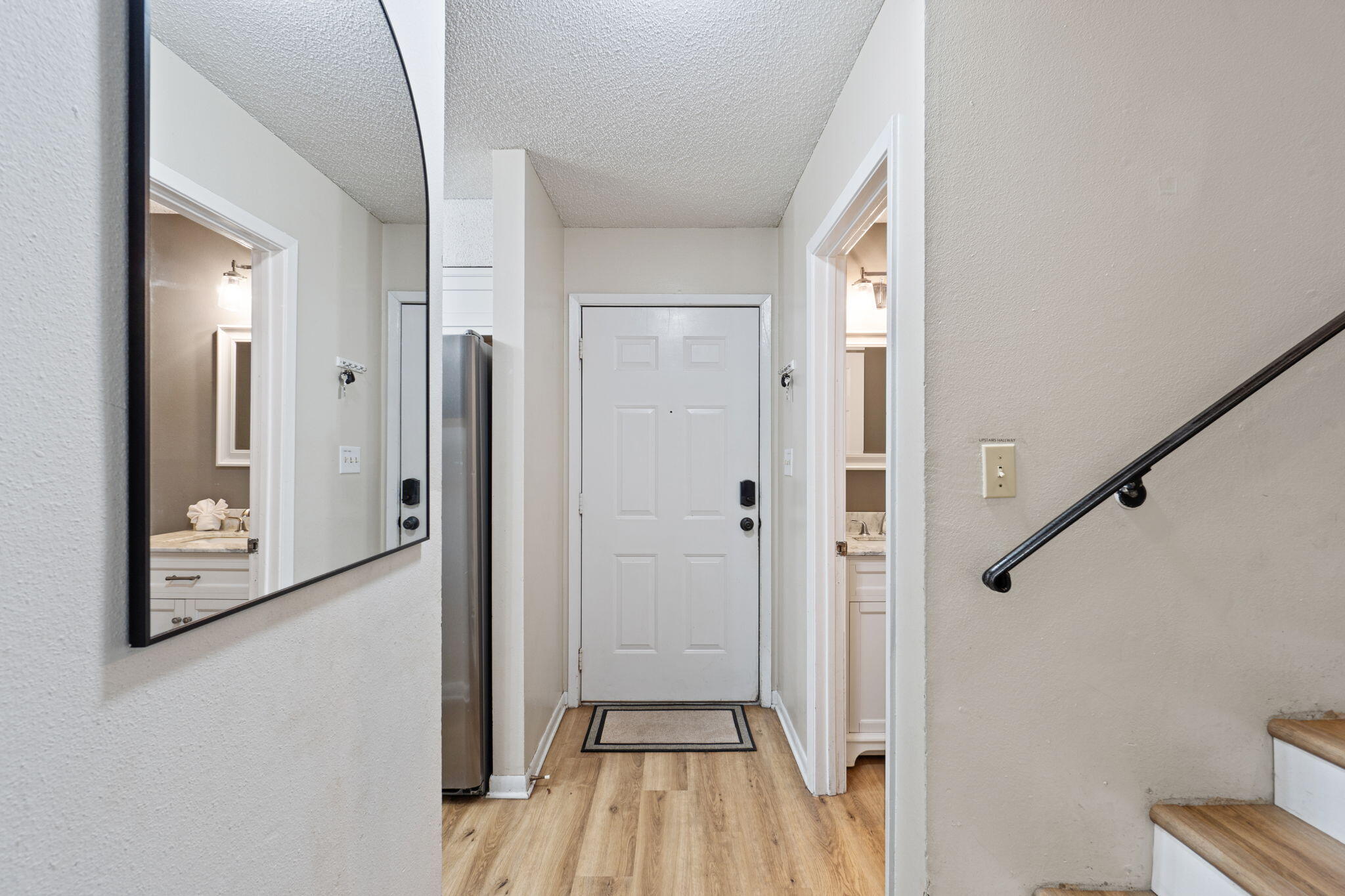 WHISPERING OAKS - Residential