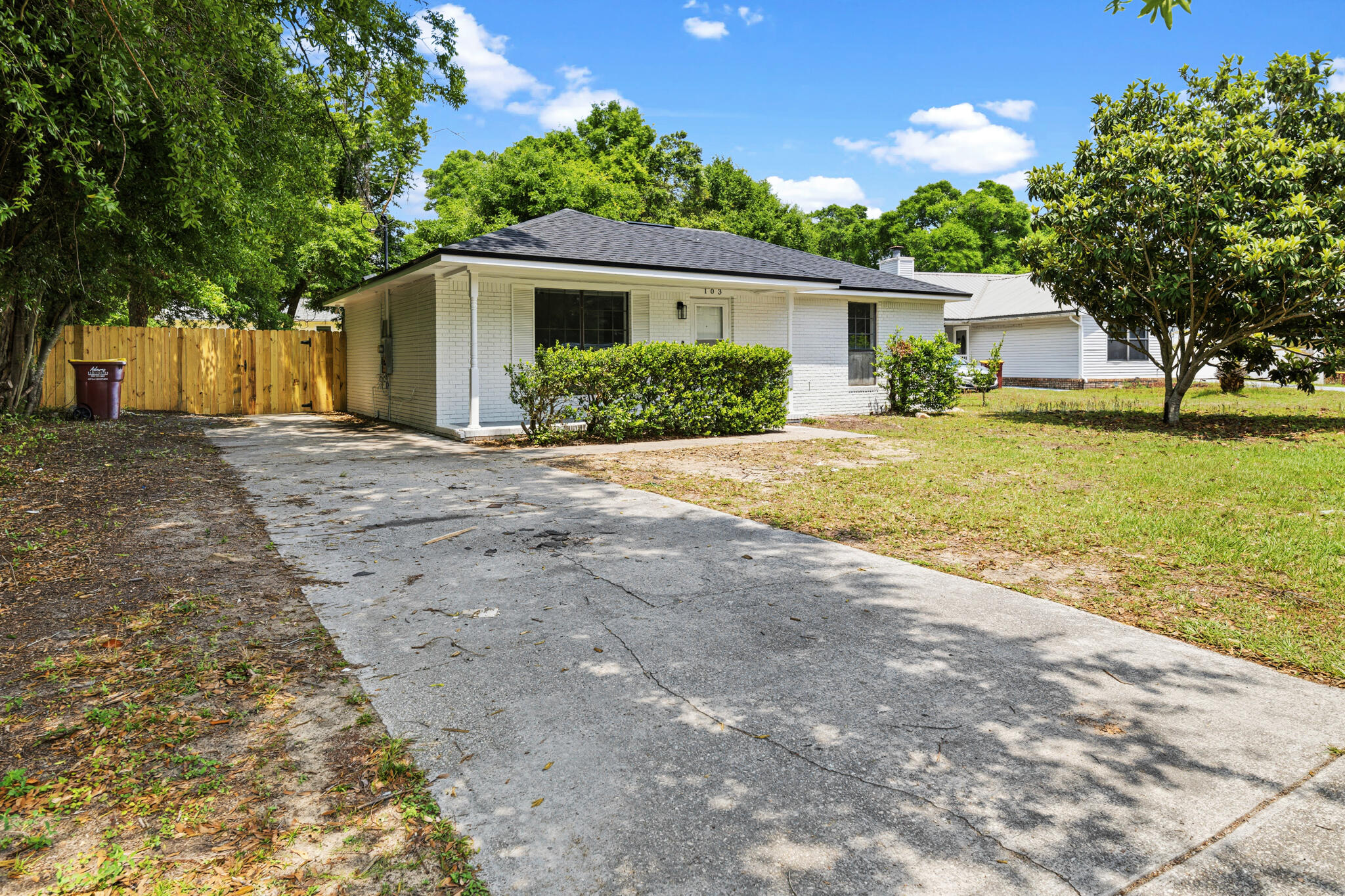 CORNER OAKS ESTATES - Residential