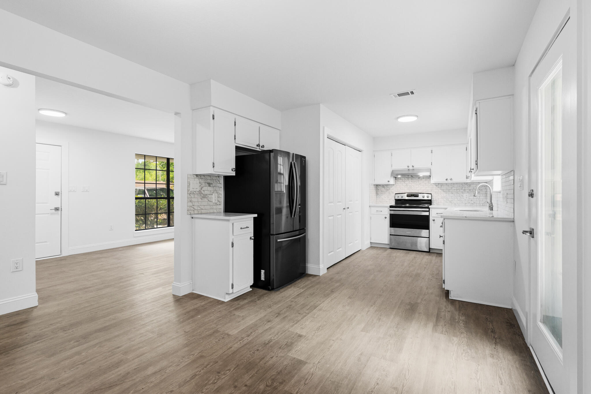 CORNER OAKS ESTATES - Residential