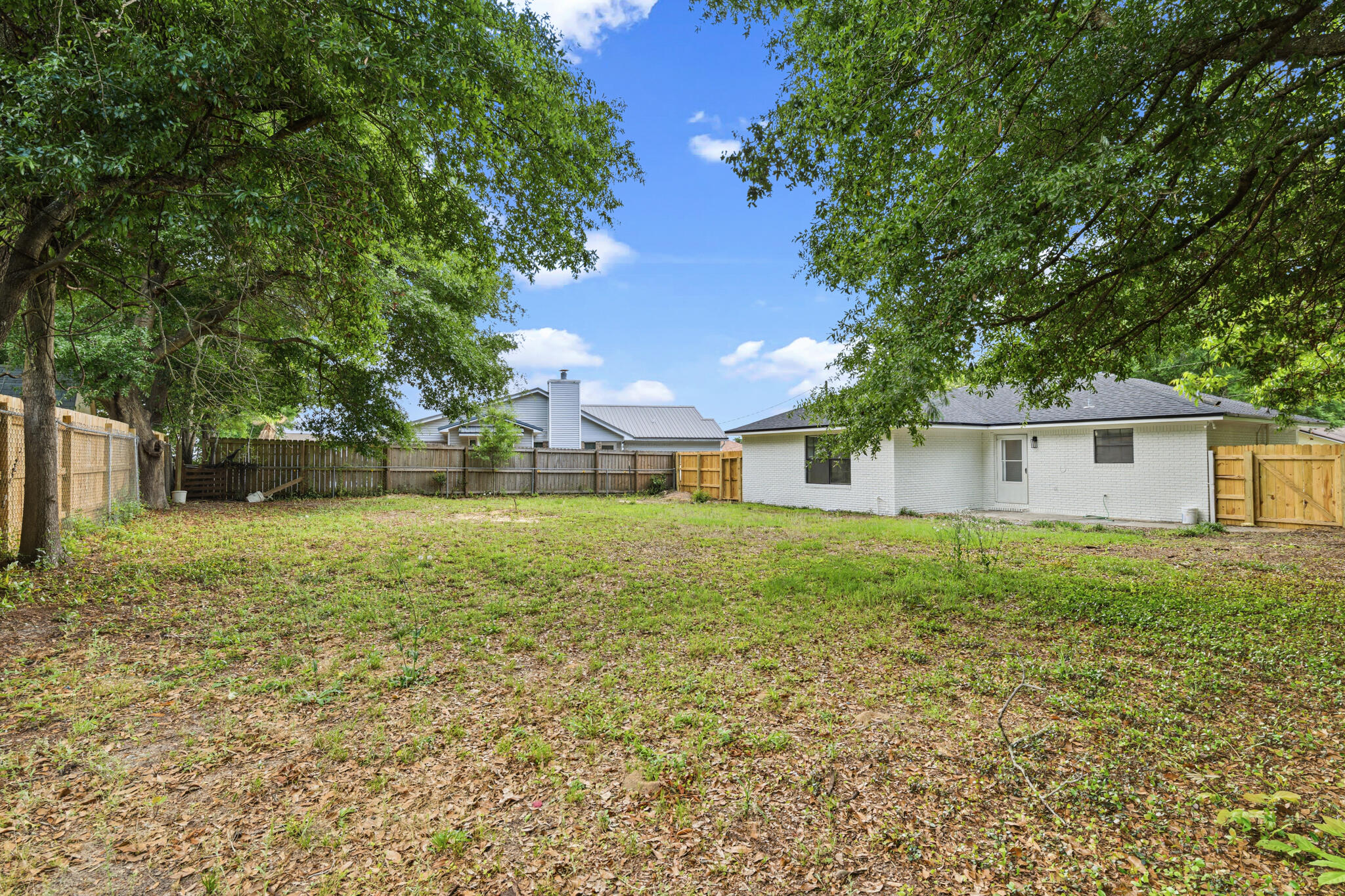 CORNER OAKS ESTATES - Residential