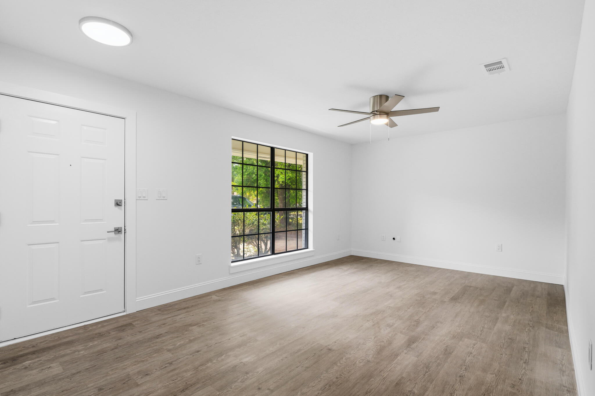 CORNER OAKS ESTATES - Residential