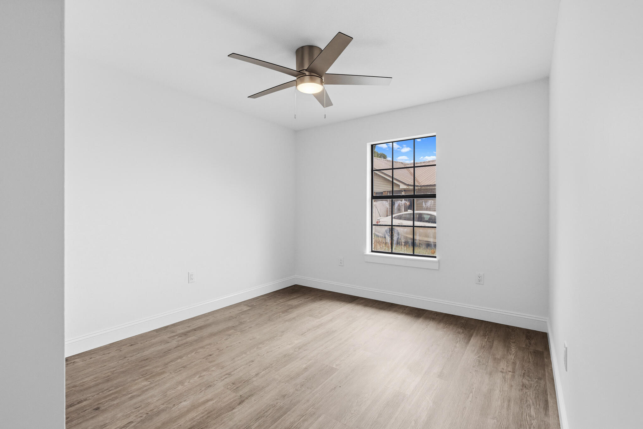 CORNER OAKS ESTATES - Residential