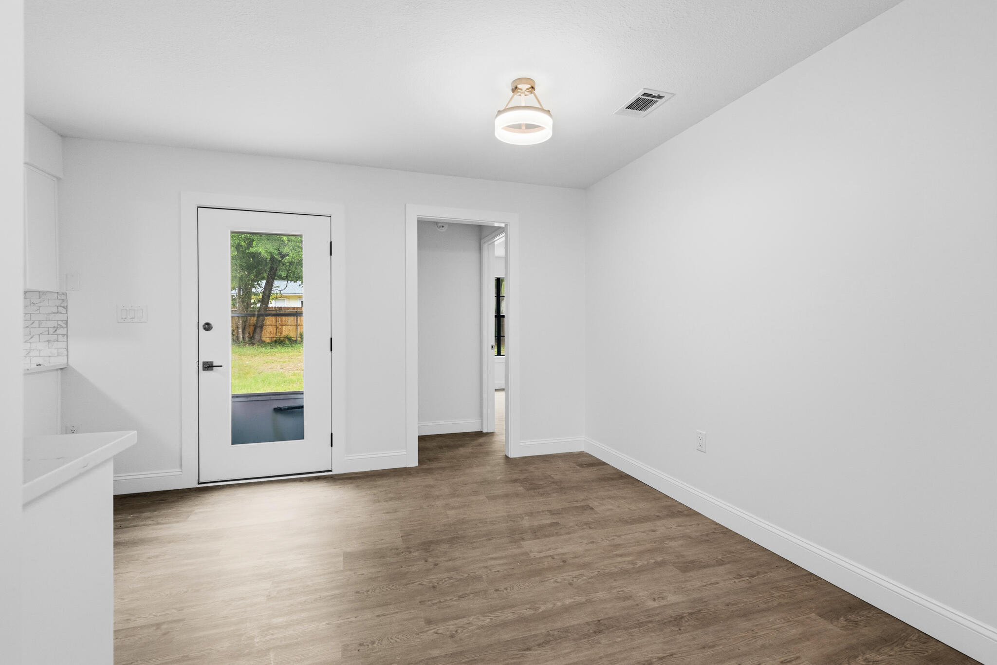 CORNER OAKS ESTATES - Residential