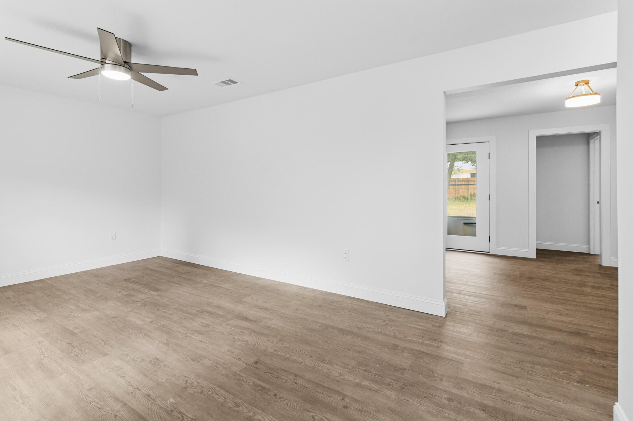 CORNER OAKS ESTATES - Residential