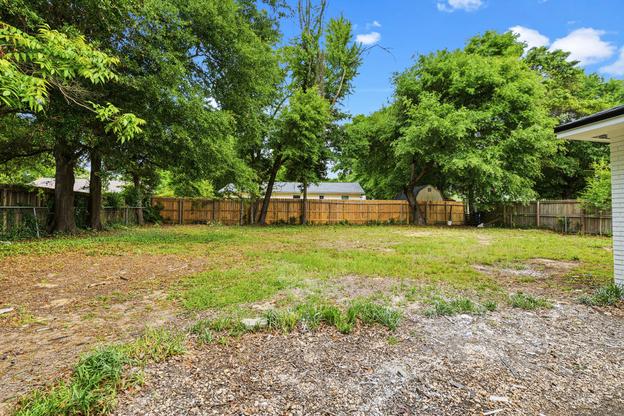 CORNER OAKS ESTATES - Residential