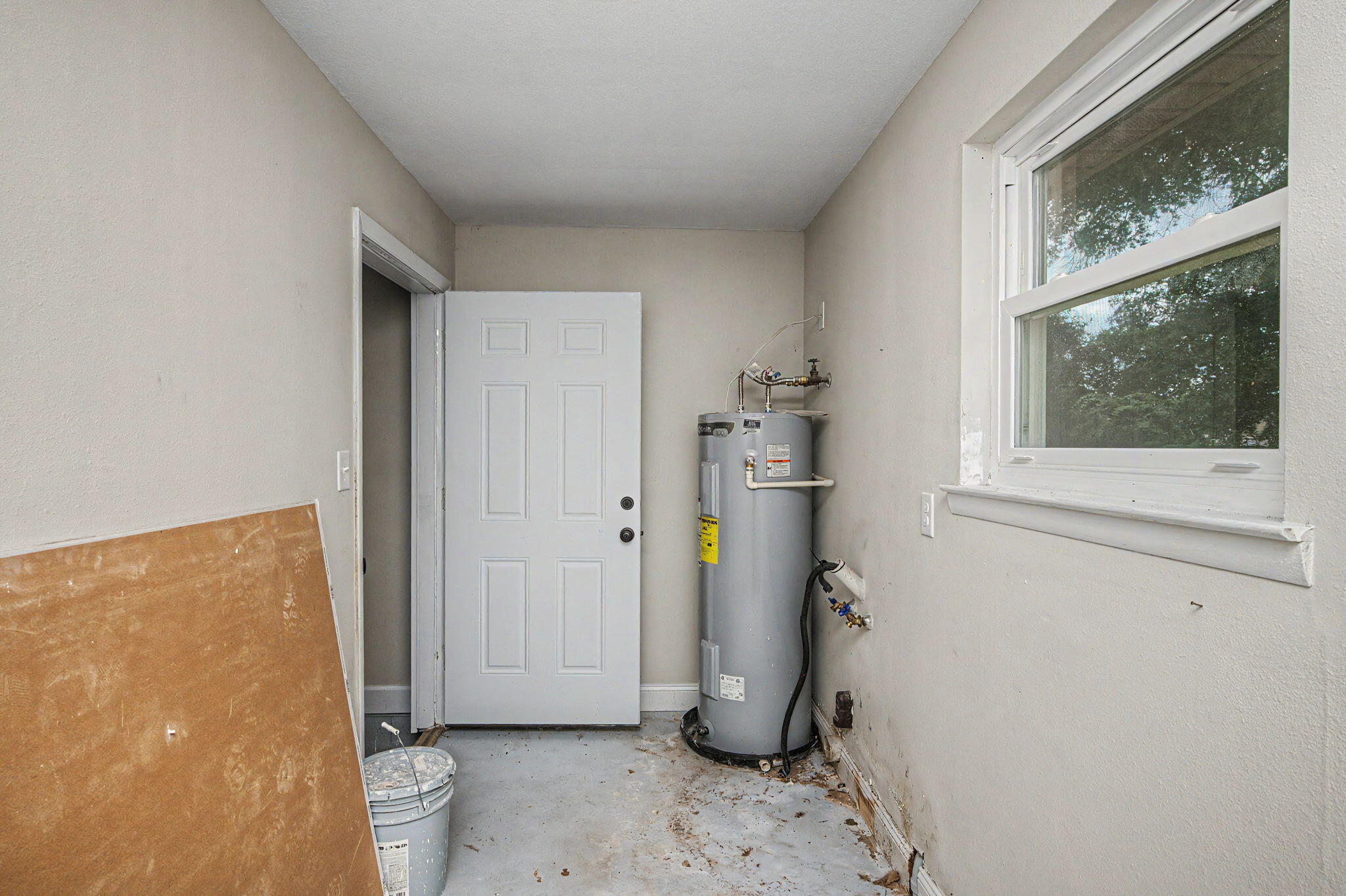 LEON HEIGHTS - Residential Lease
