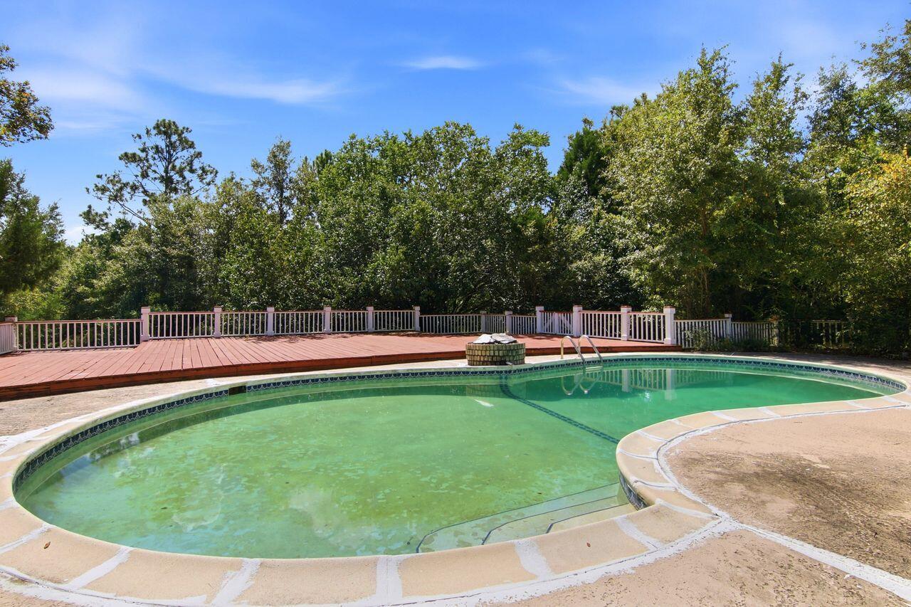 TEN LAKE ESTATES UNIT 1 - Residential