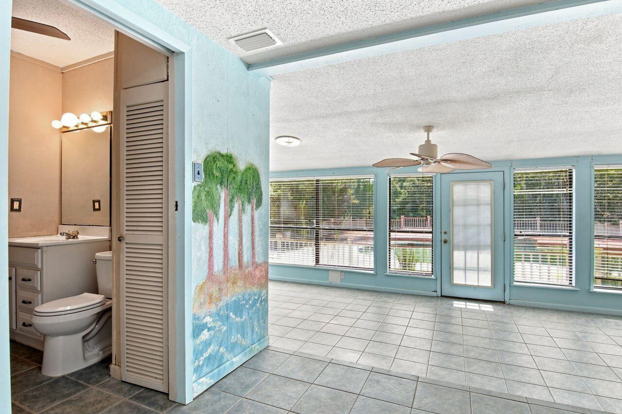 TEN LAKE ESTATES UNIT 1 - Residential