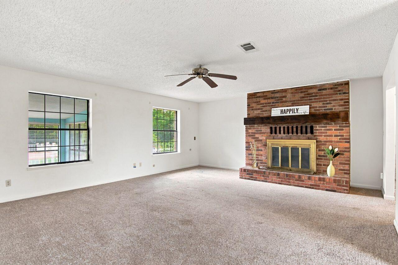 TEN LAKE ESTATES UNIT 1 - Residential