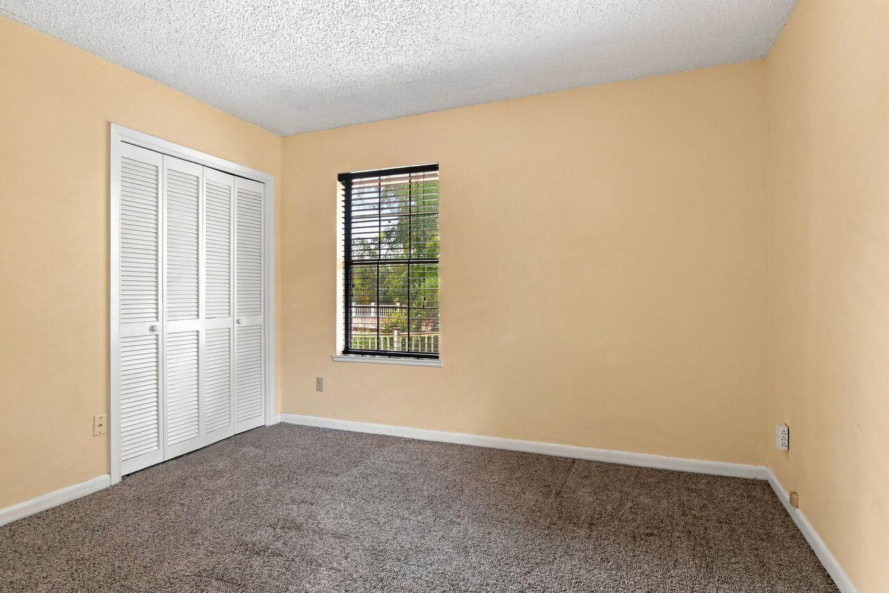 TEN LAKE ESTATES UNIT 1 - Residential