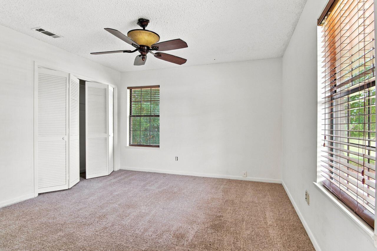 TEN LAKE ESTATES UNIT 1 - Residential