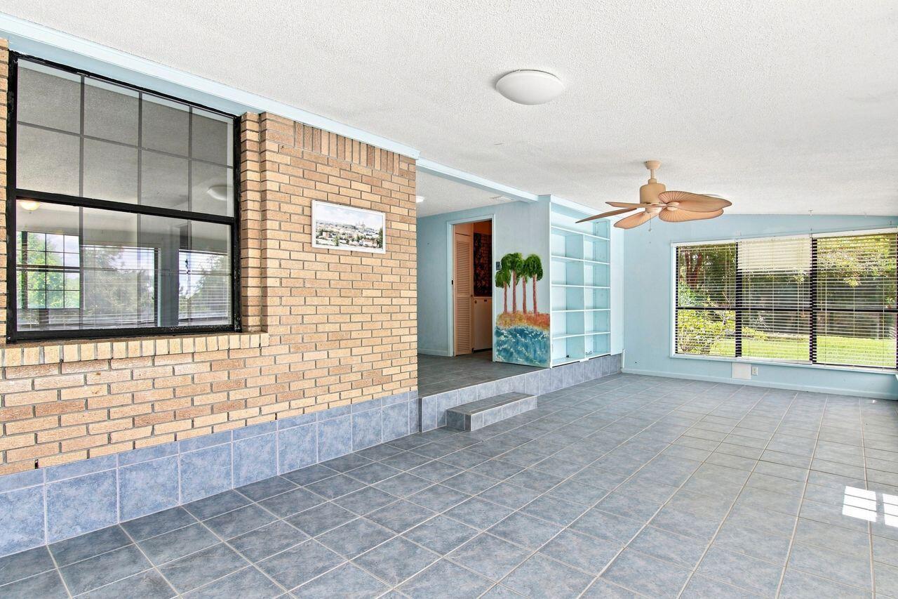 TEN LAKE ESTATES UNIT 1 - Residential