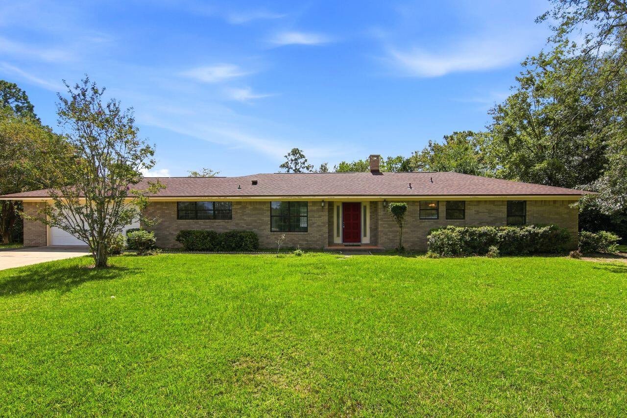 TEN LAKE ESTATES UNIT 1 - Residential
