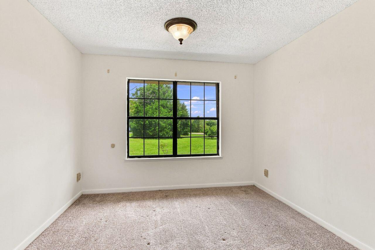 TEN LAKE ESTATES UNIT 1 - Residential