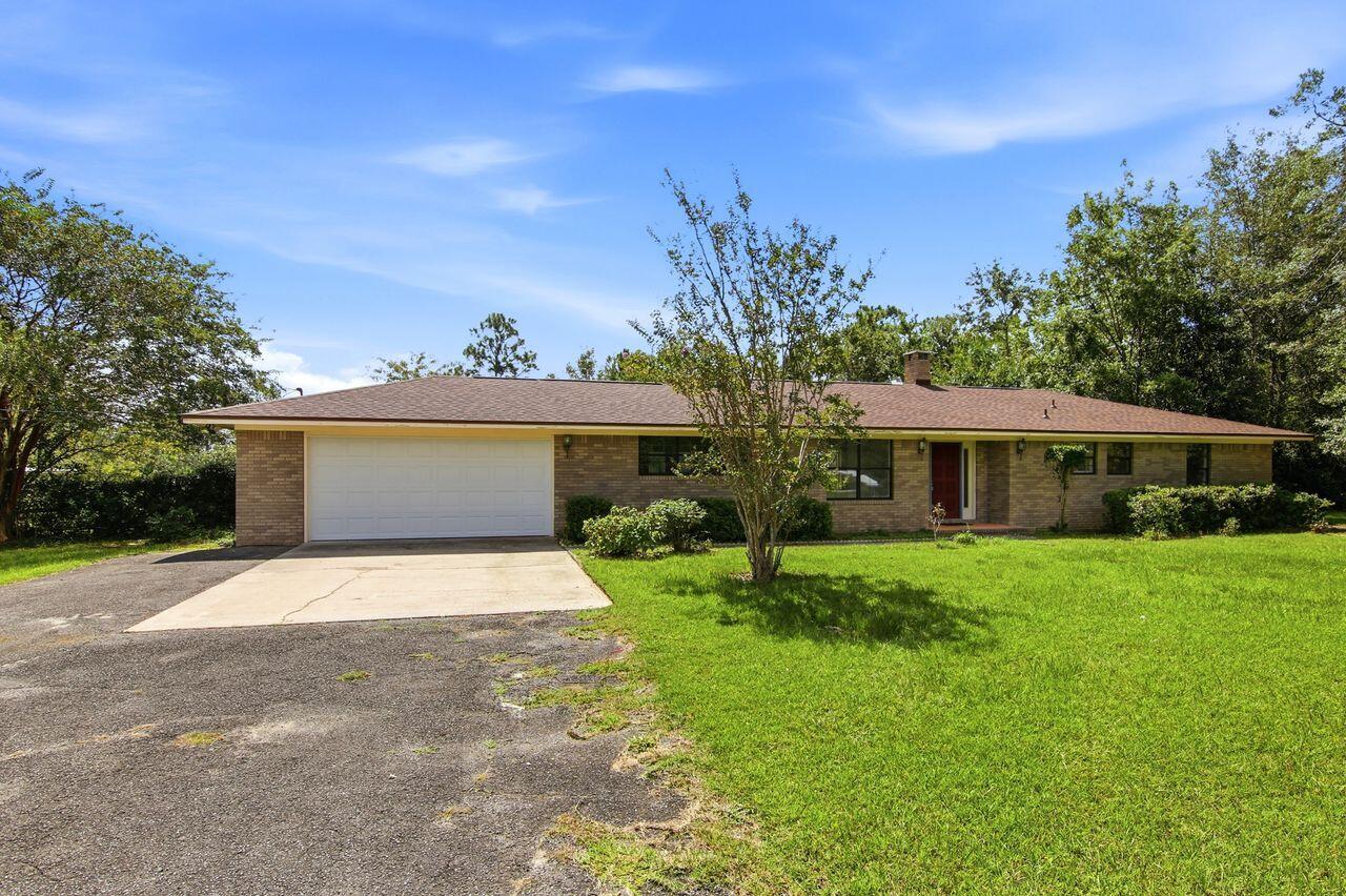 TEN LAKE ESTATES UNIT 1 - Residential