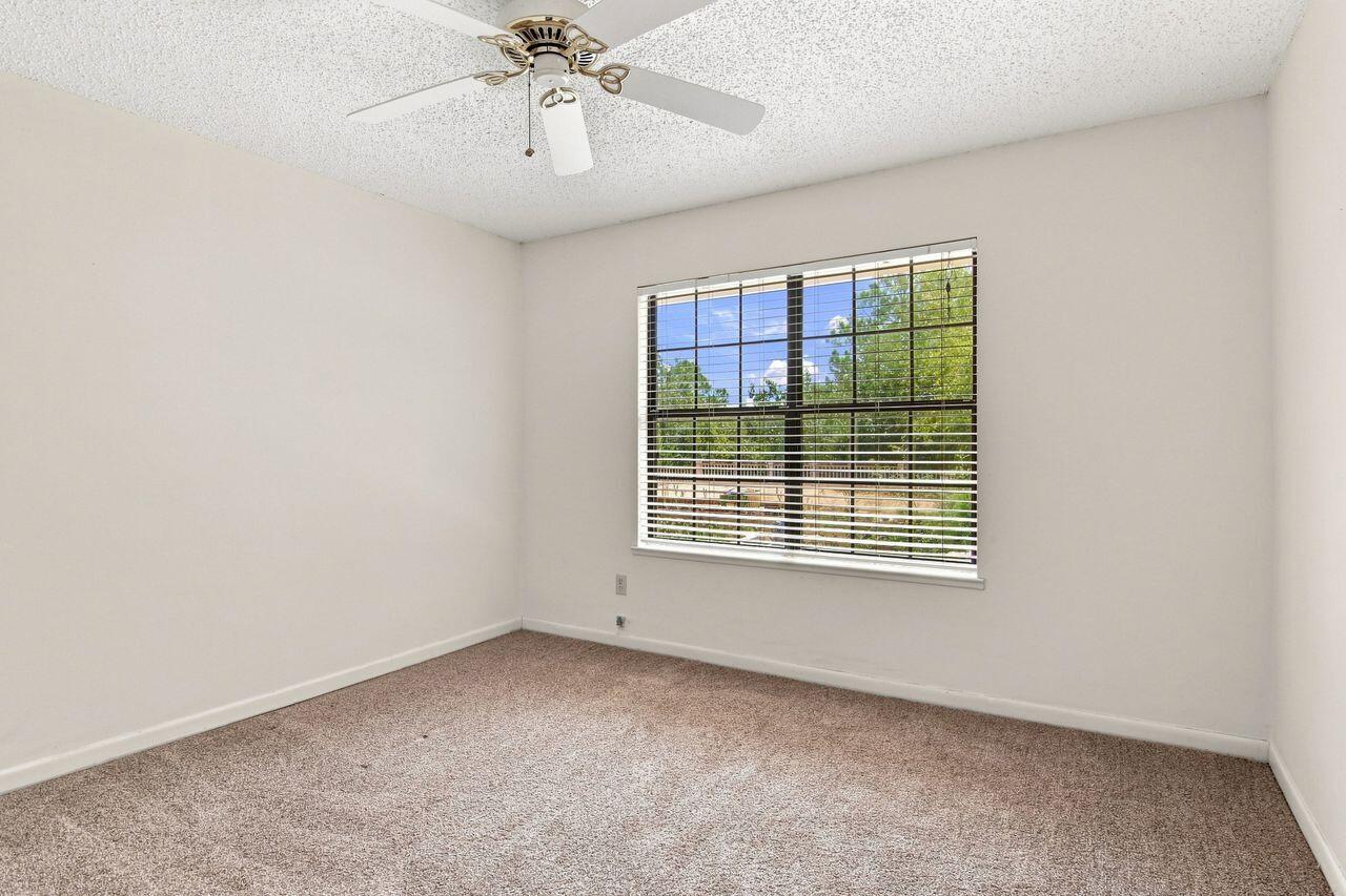 TEN LAKE ESTATES UNIT 1 - Residential