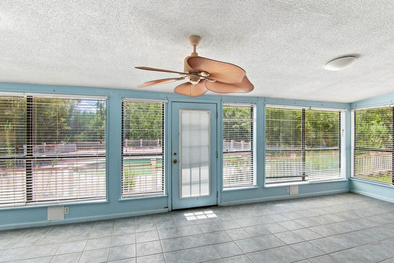 TEN LAKE ESTATES UNIT 1 - Residential