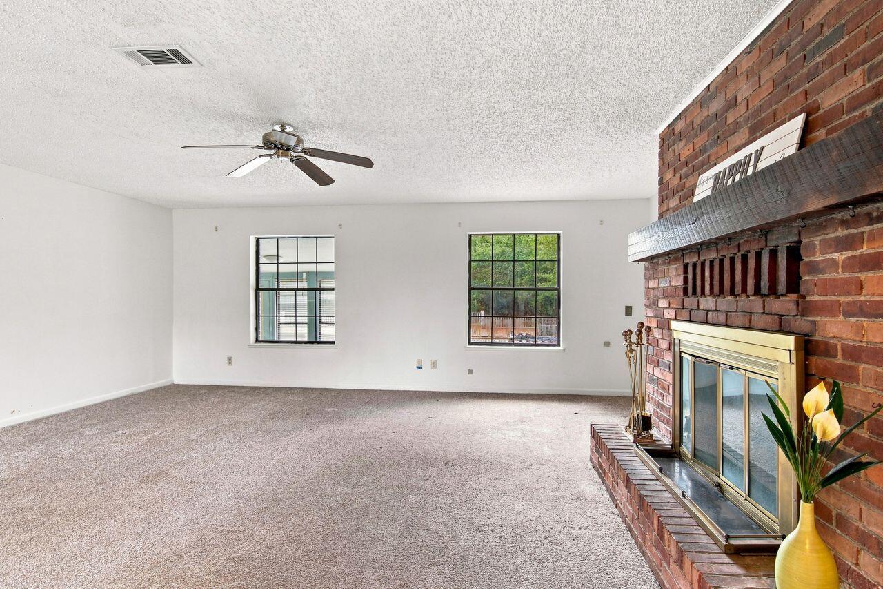 TEN LAKE ESTATES UNIT 1 - Residential