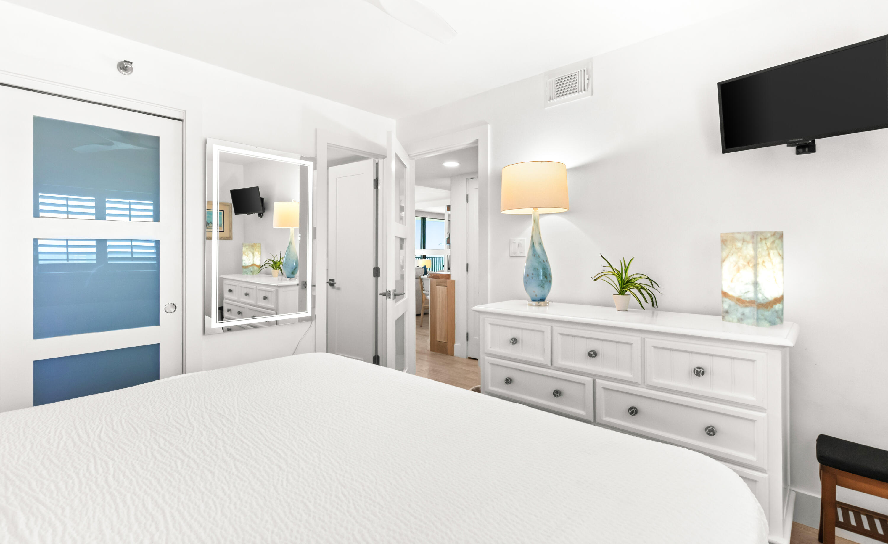 ONE SEAGROVE PLACE CONDOMINIUM - Residential