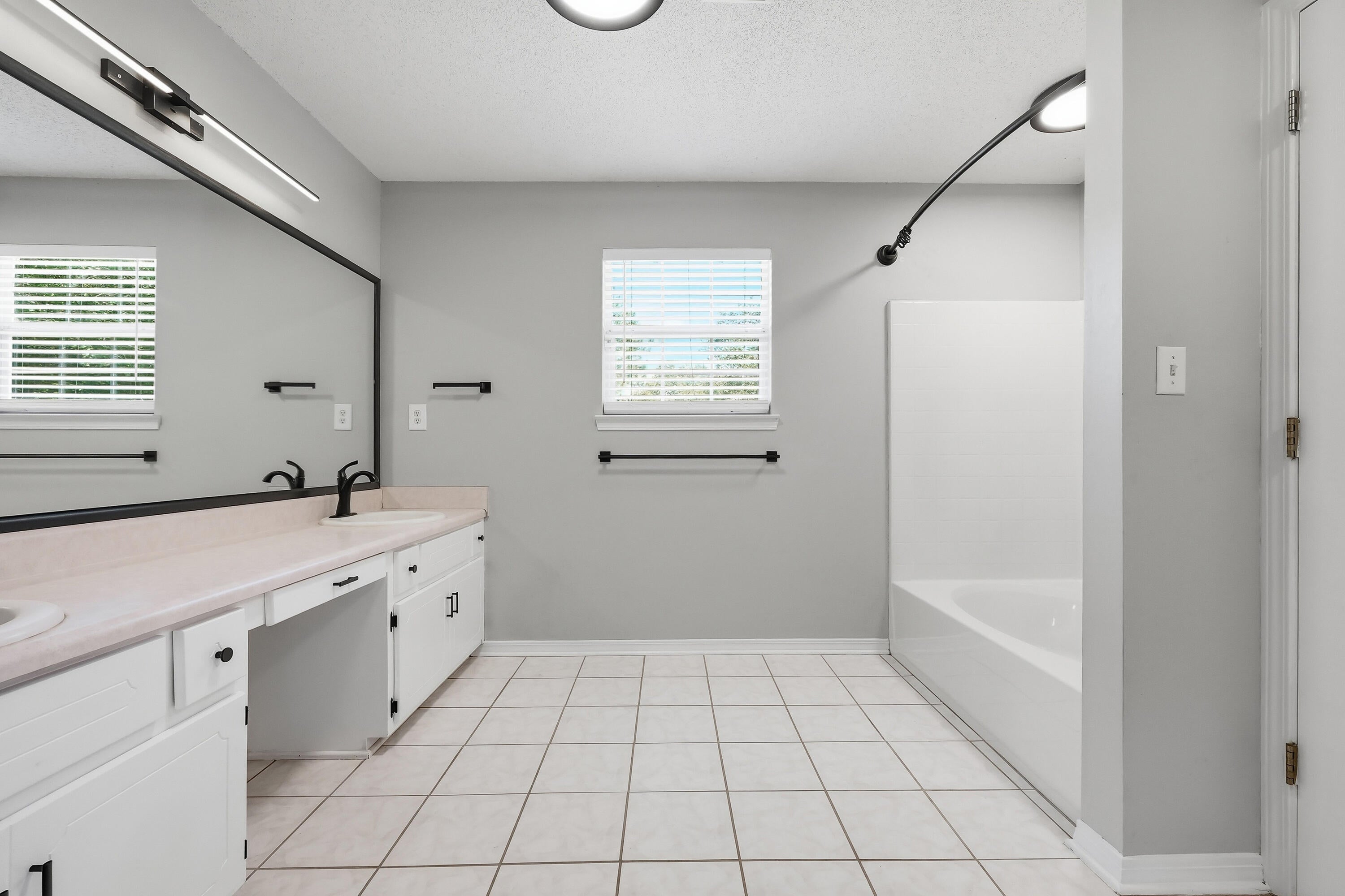 CEDAR BEACH - Residential Lease
