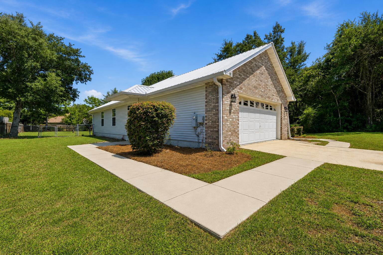 CEDAR BEACH - Residential Lease