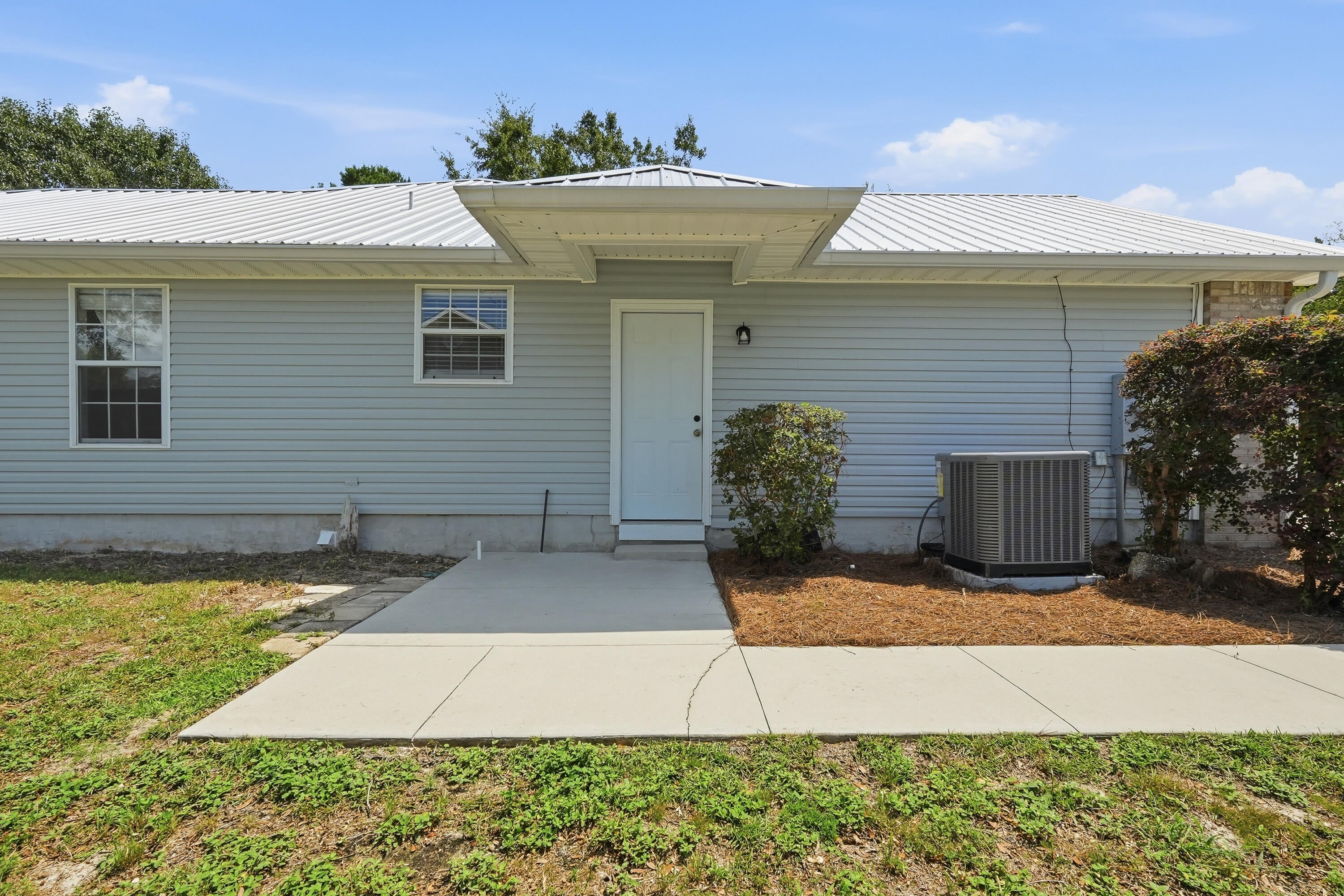 CEDAR BEACH - Residential Lease