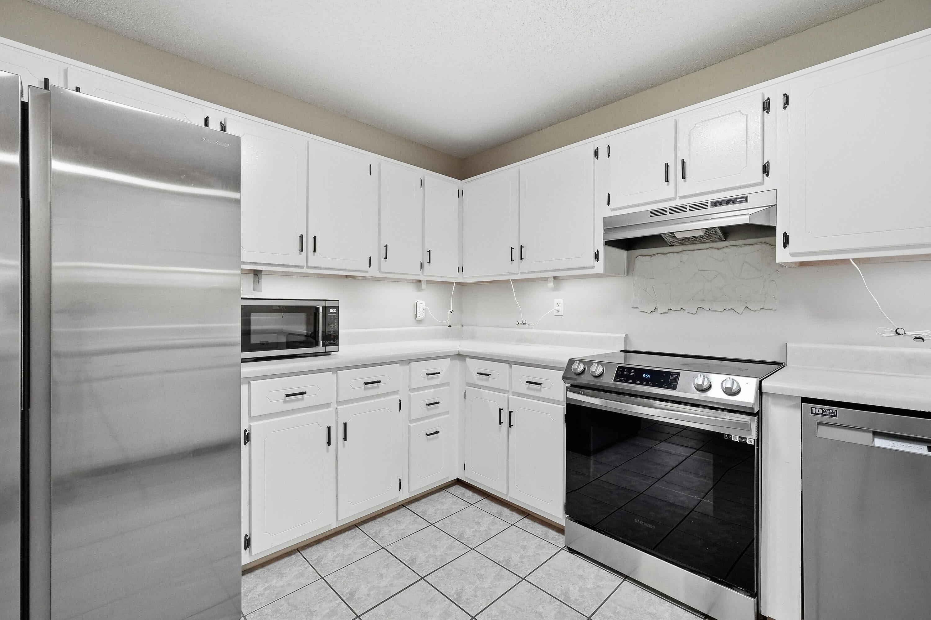 CEDAR BEACH - Residential Lease