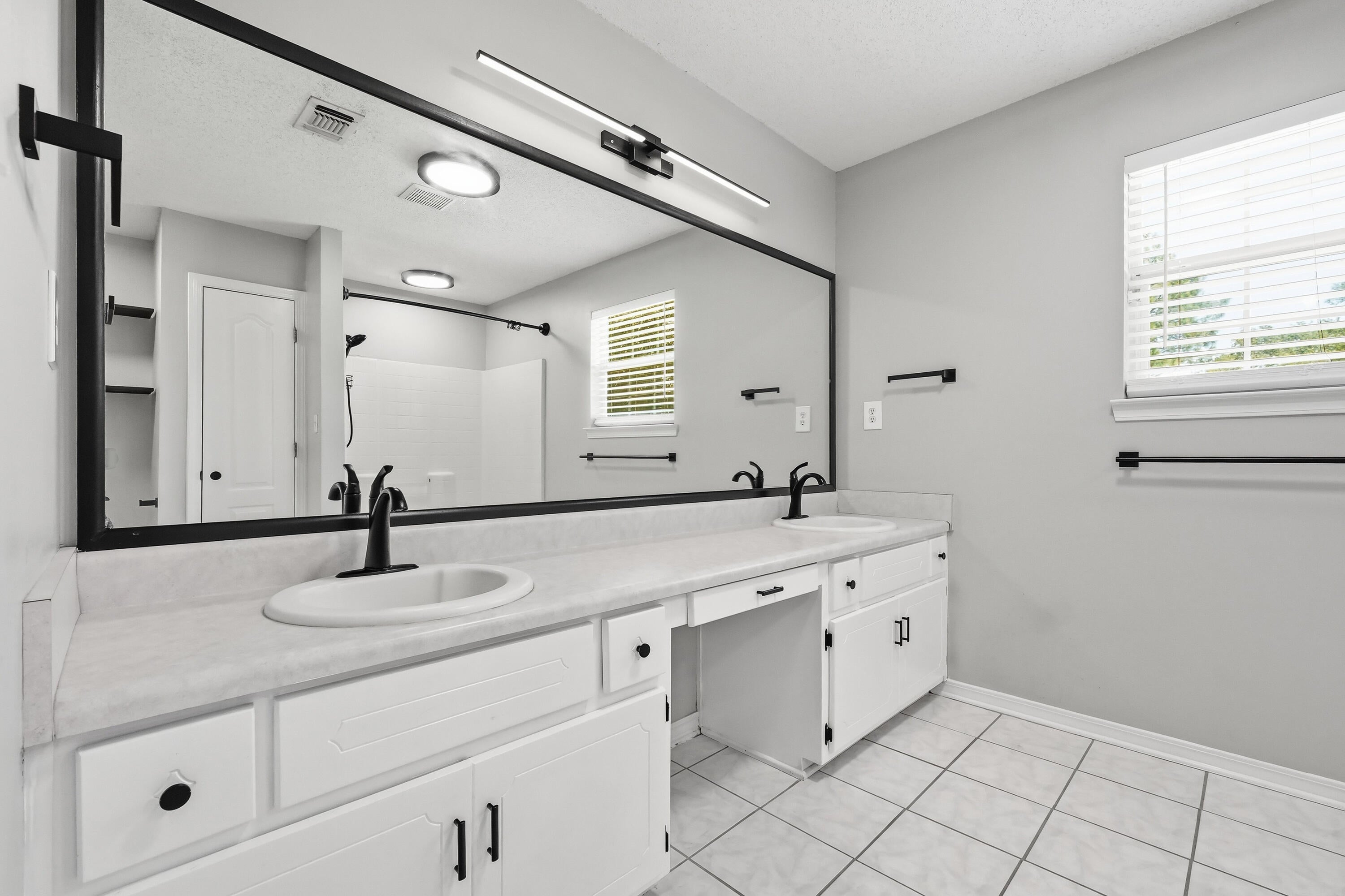 CEDAR BEACH - Residential Lease