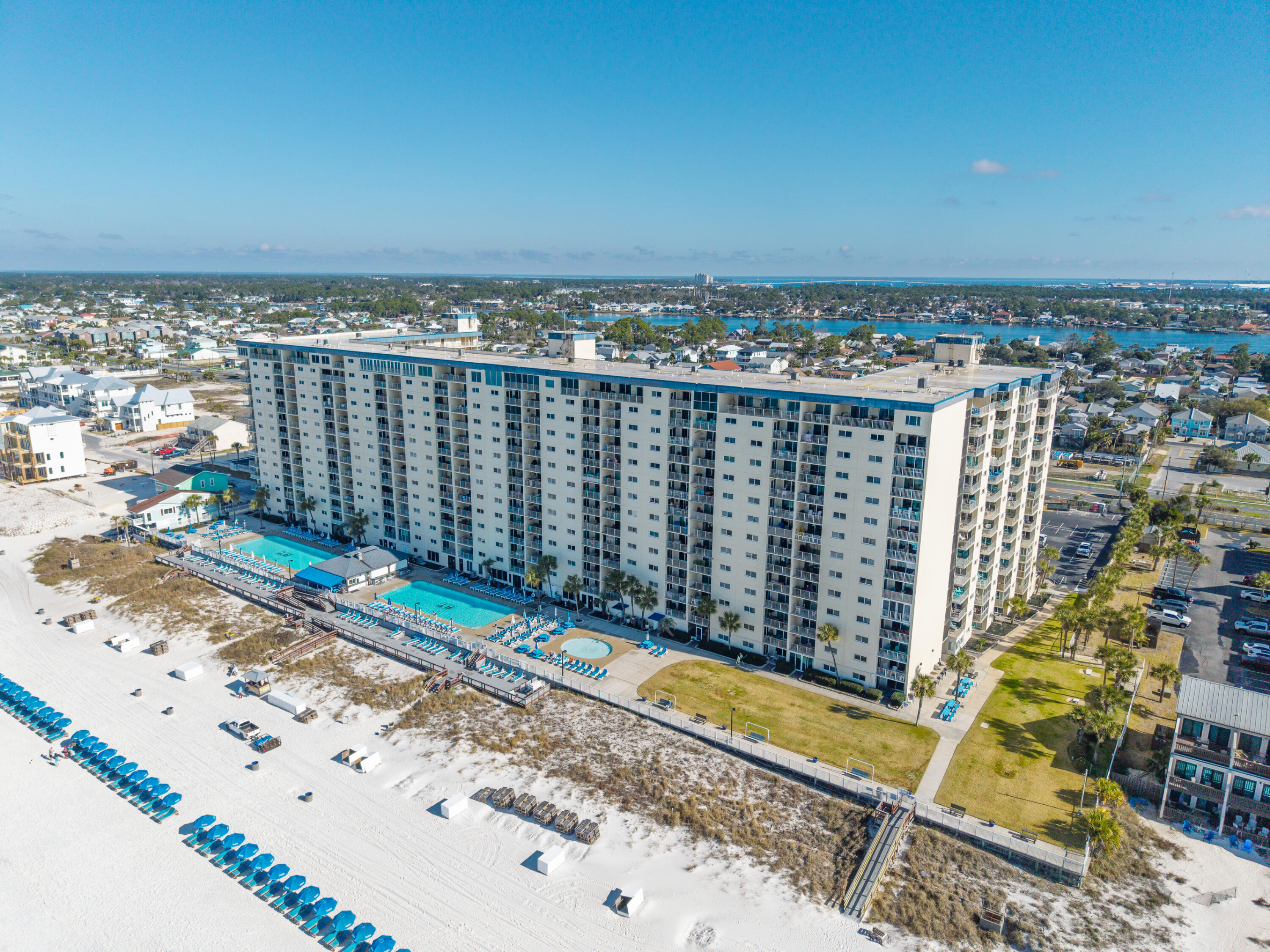 REGENCY TOWERS - Residential