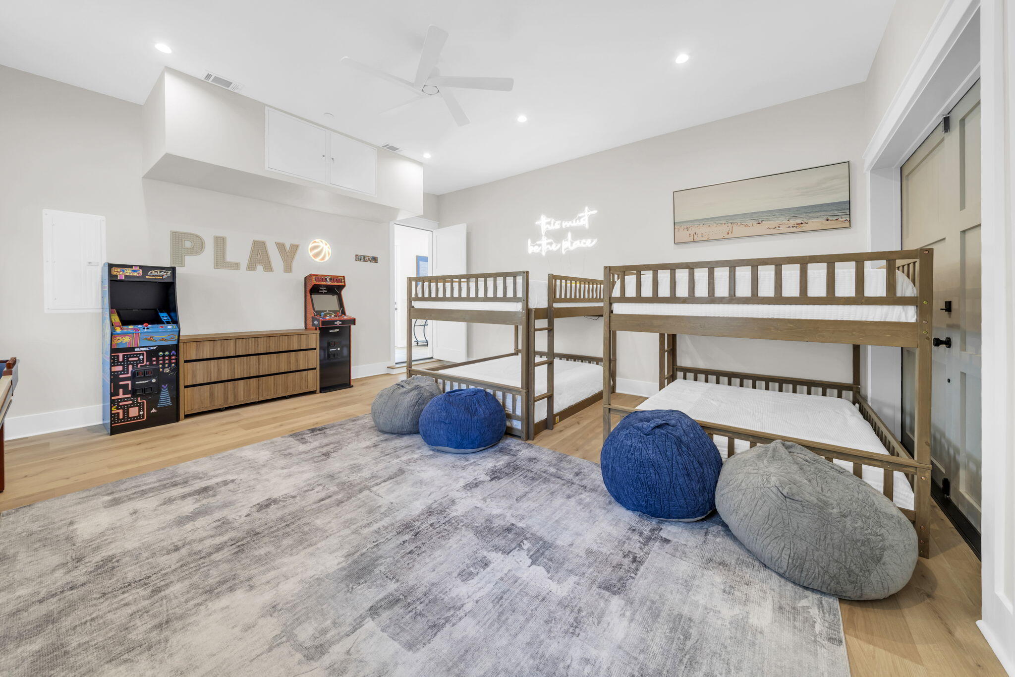 FRANGISTA BEACH 2ND ADDN - Residential