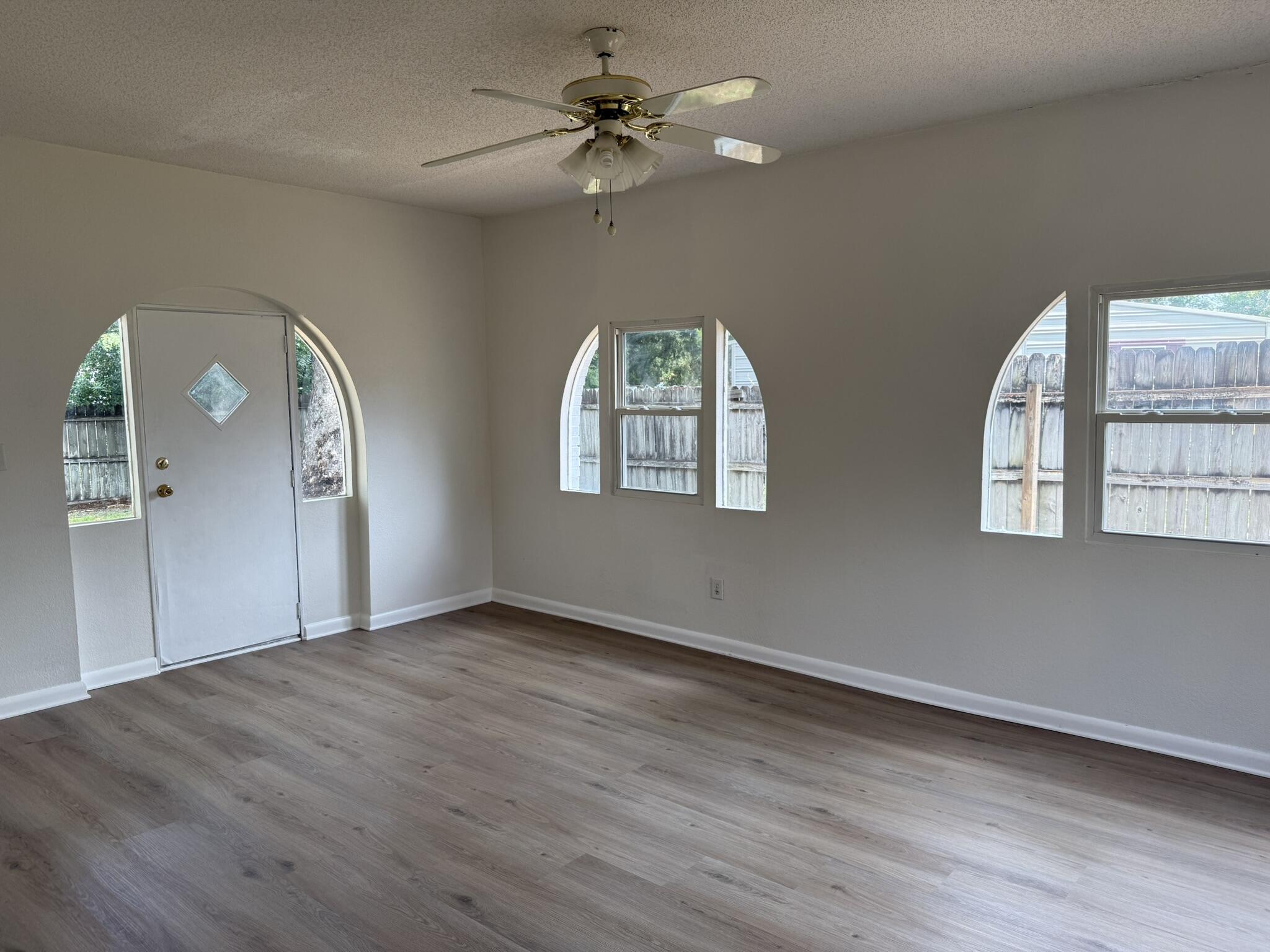 PALM ESTATES UNIT 2 - Residential Lease