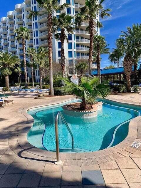 THE PALMS OF DESTIN - Residential