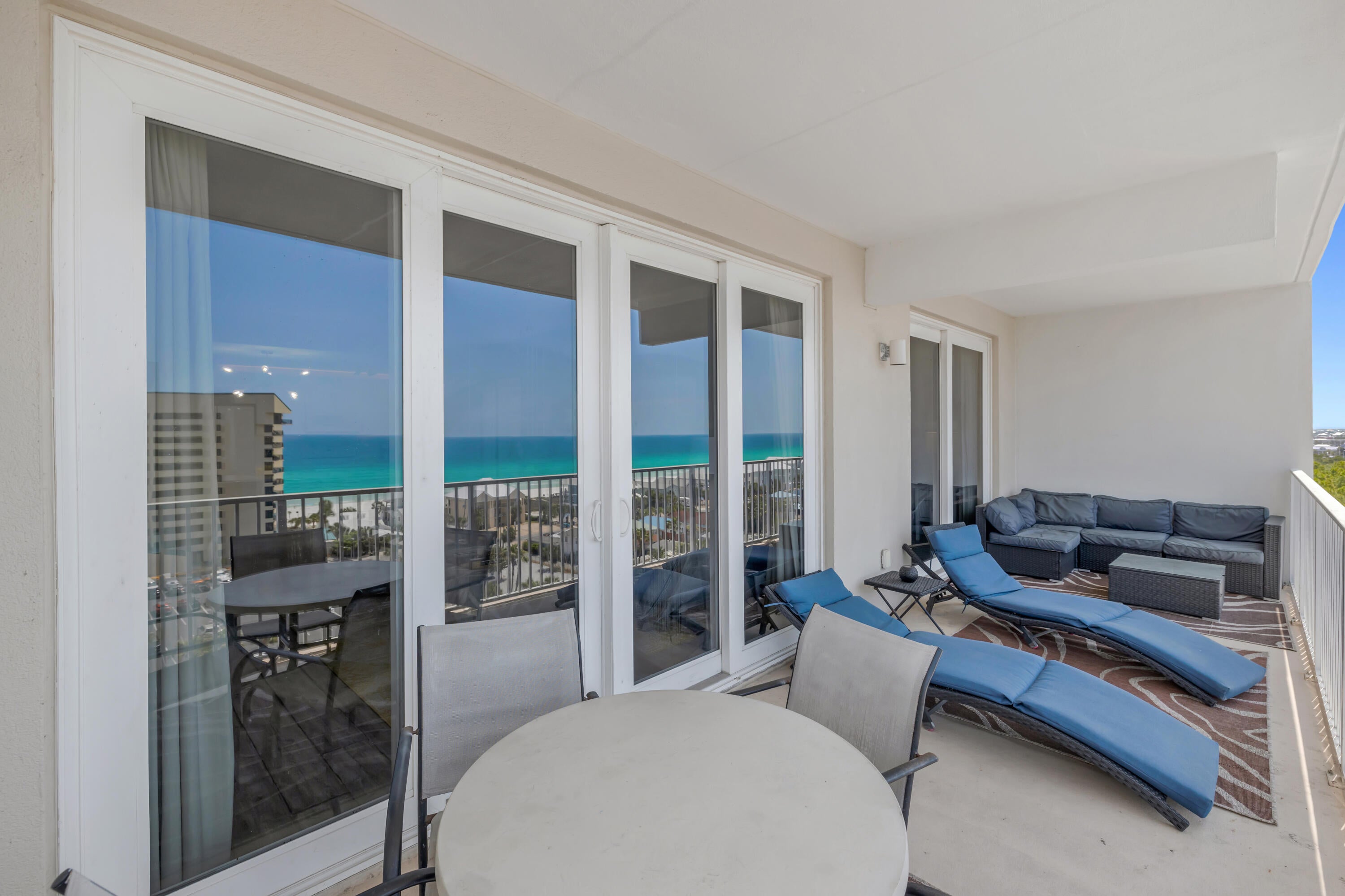 LAKETOWN WHARF - Residential