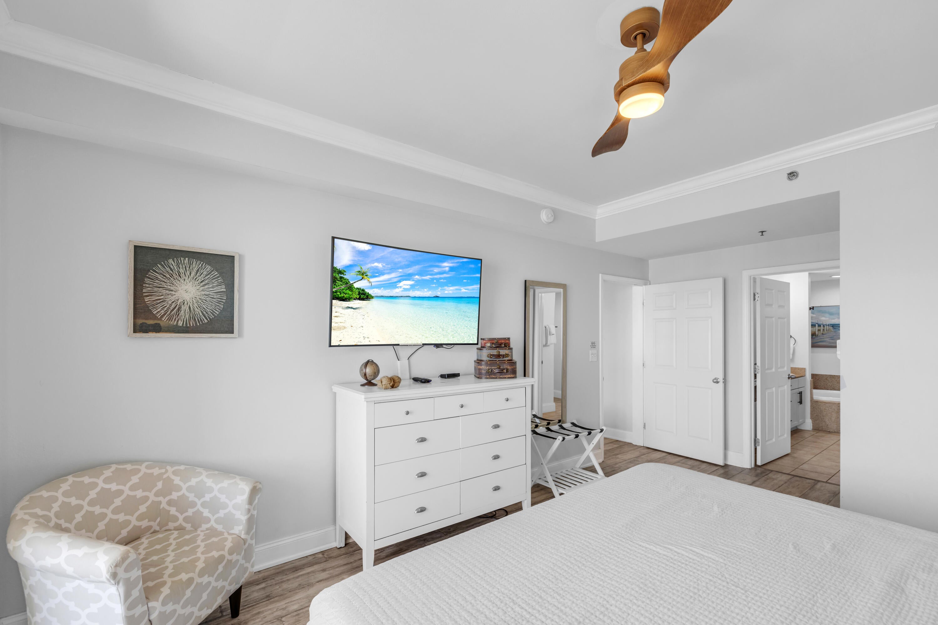 LAKETOWN WHARF - Residential