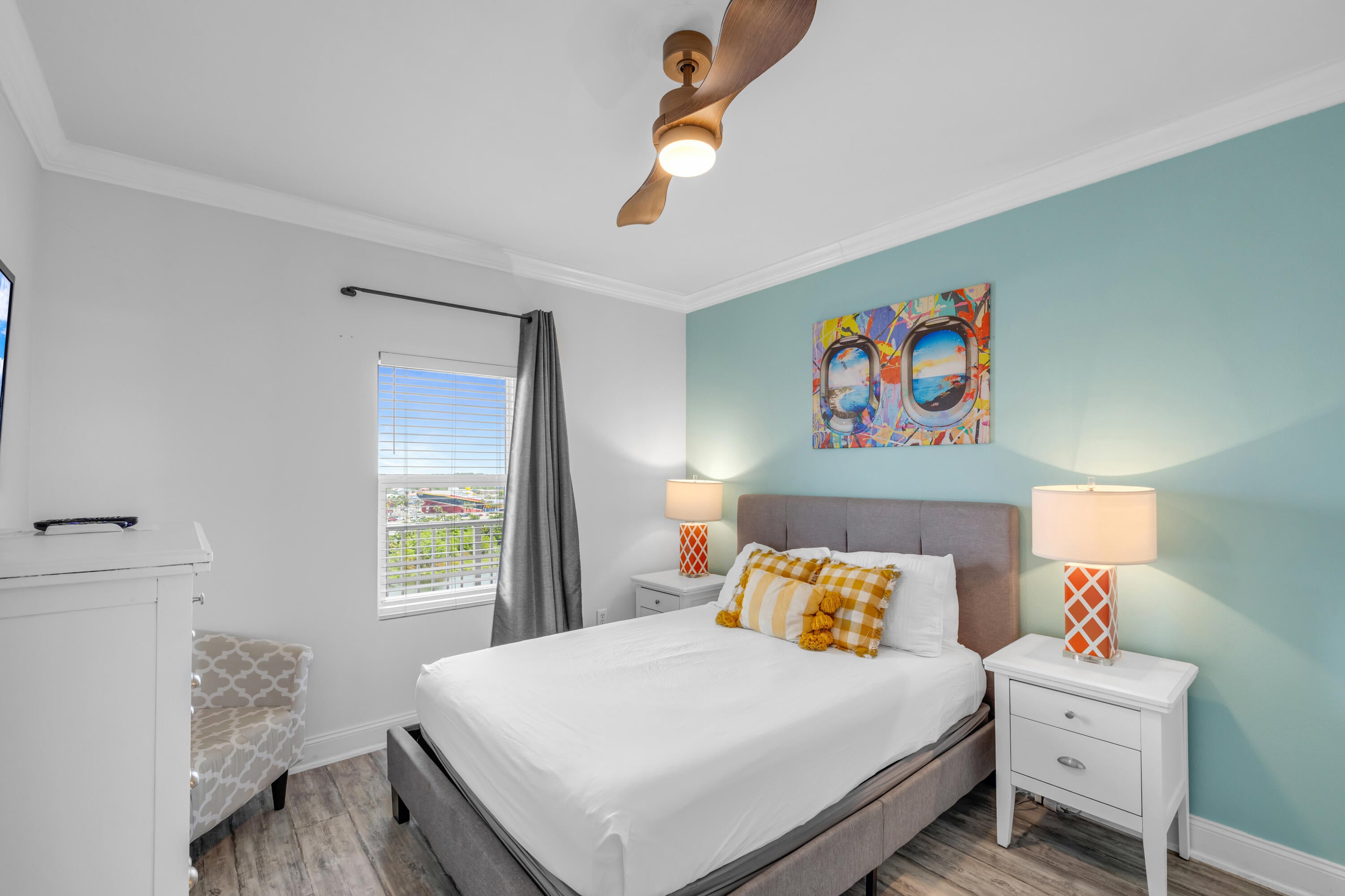 LAKETOWN WHARF - Residential