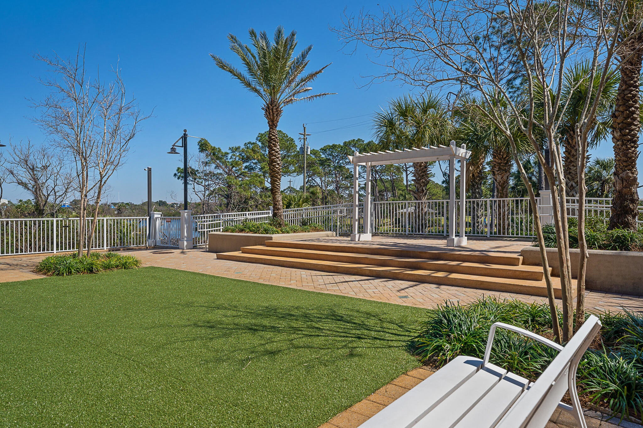 LAKETOWN WHARF - Residential