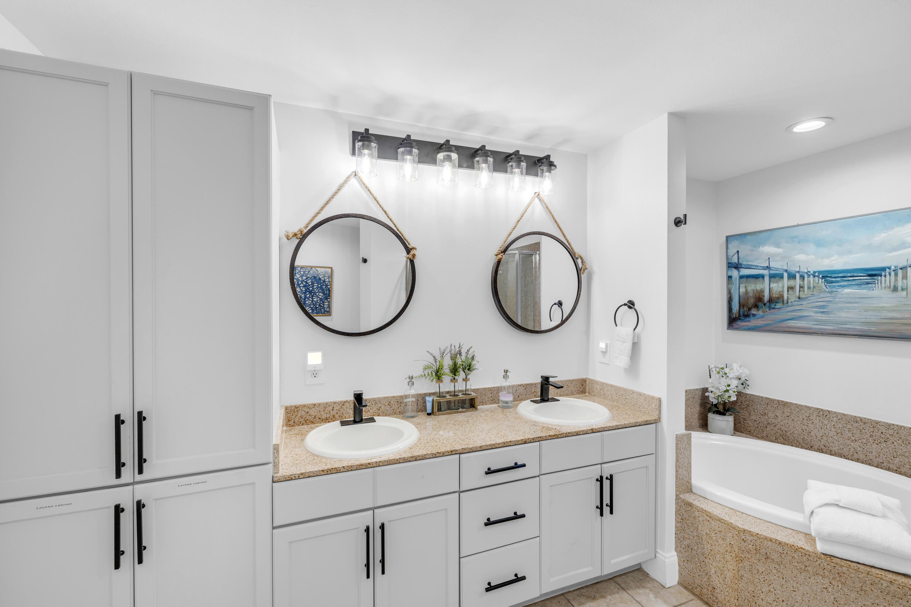 LAKETOWN WHARF - Residential