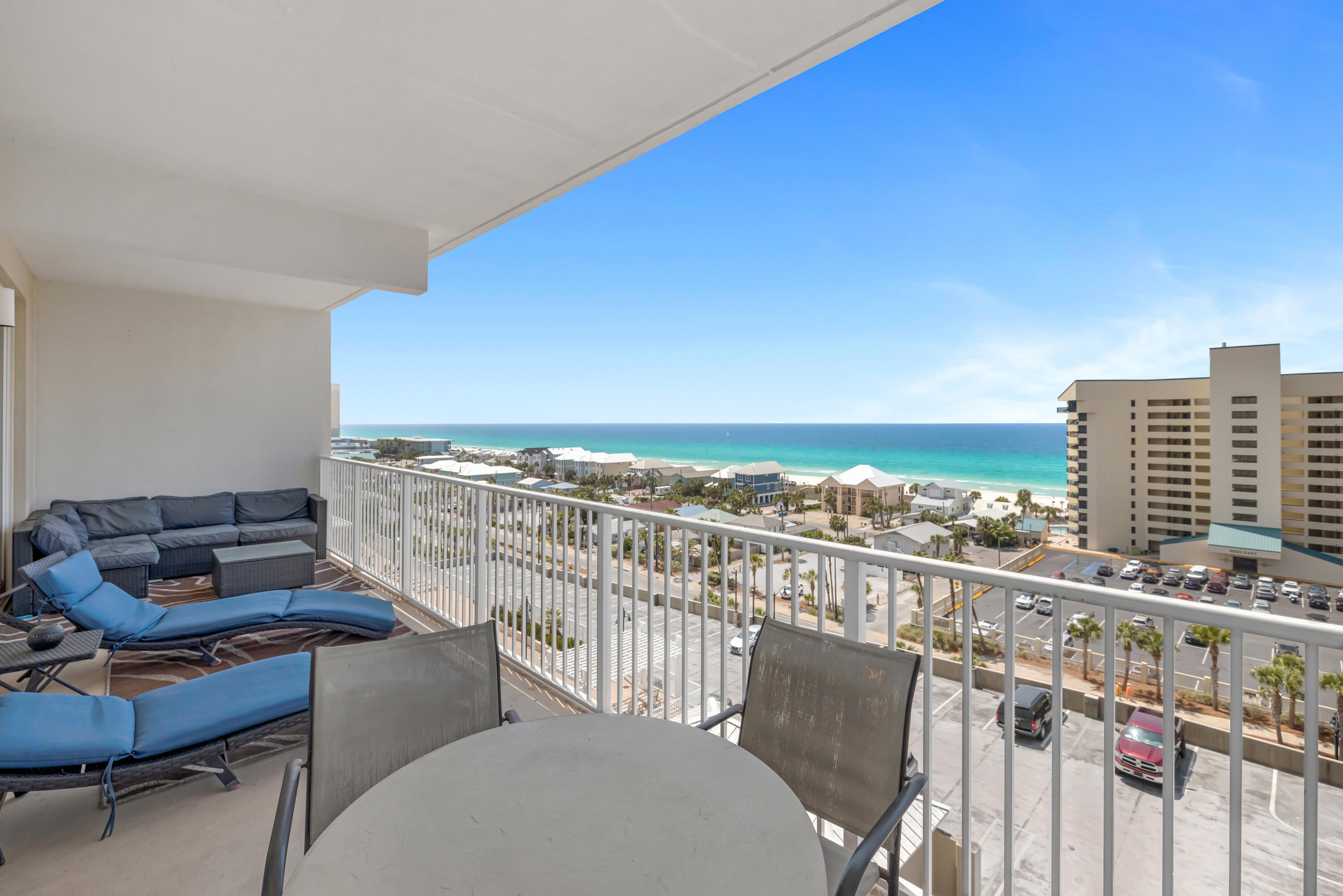 LAKETOWN WHARF - Residential