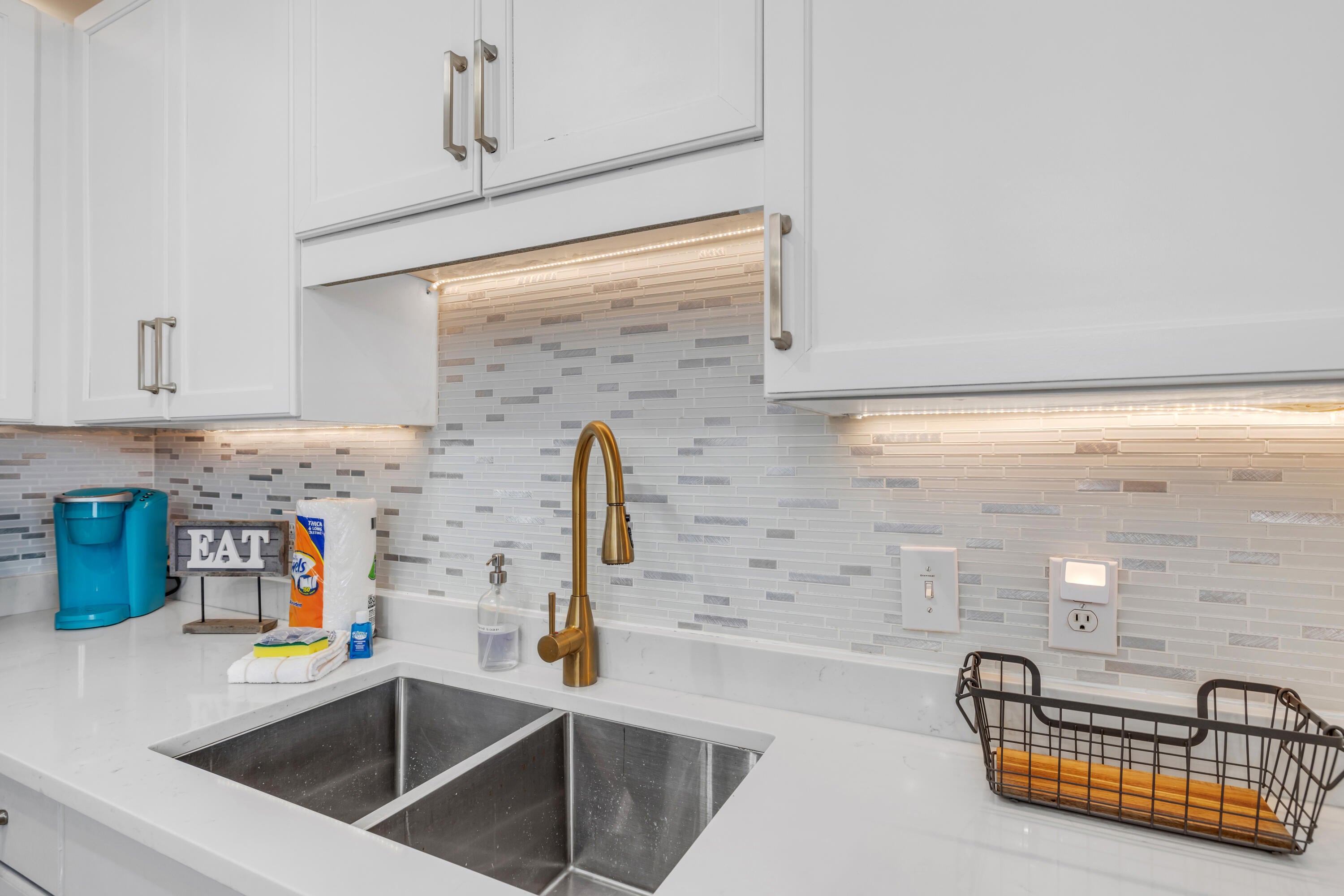 LAKETOWN WHARF - Residential