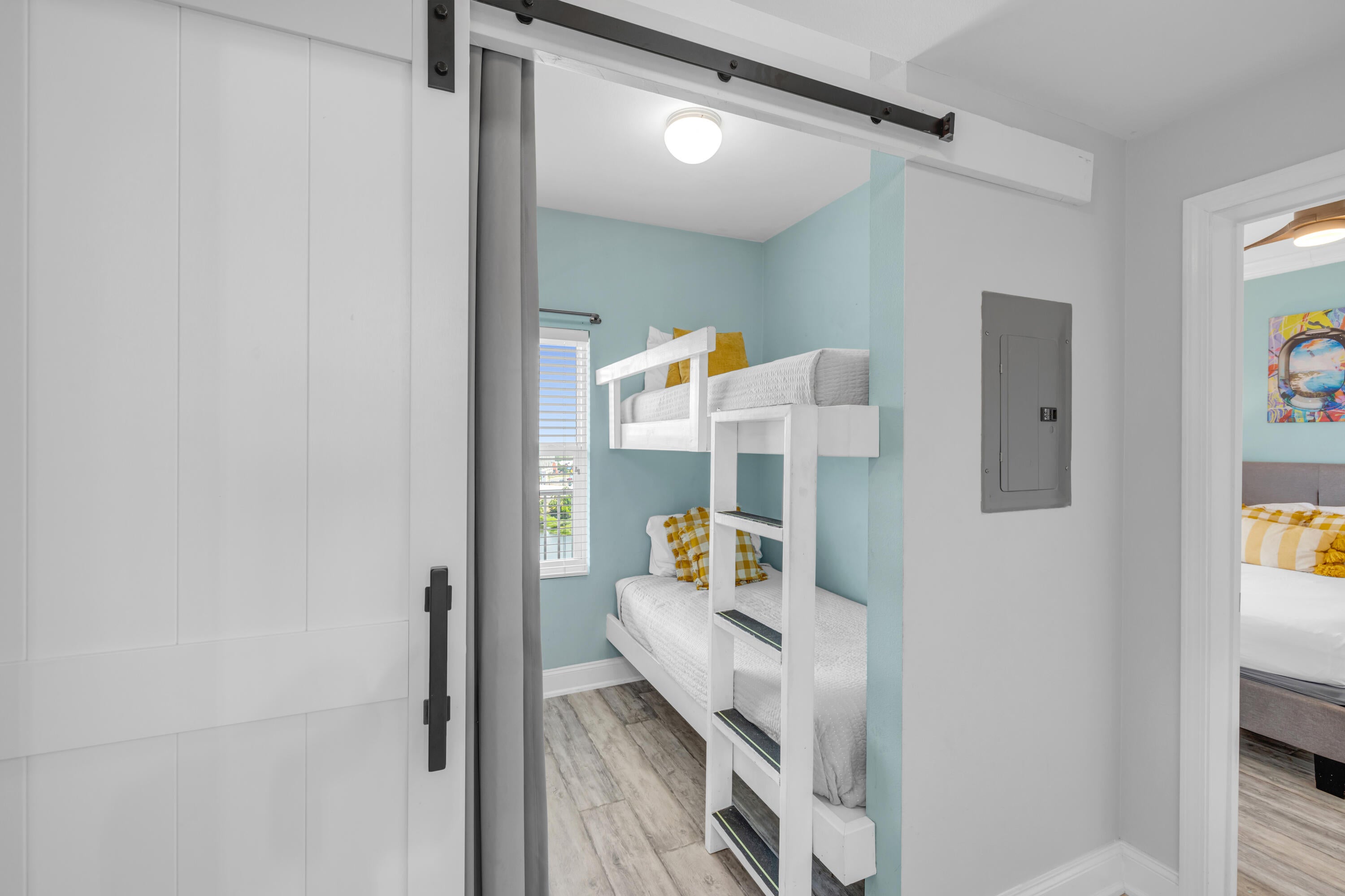 LAKETOWN WHARF - Residential